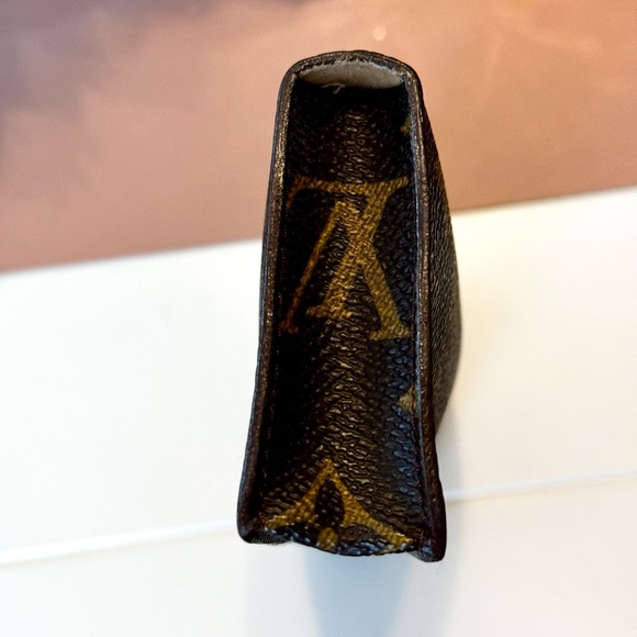 Louis Vuitton Soft Sunglasses Case - Picture 3 of 7